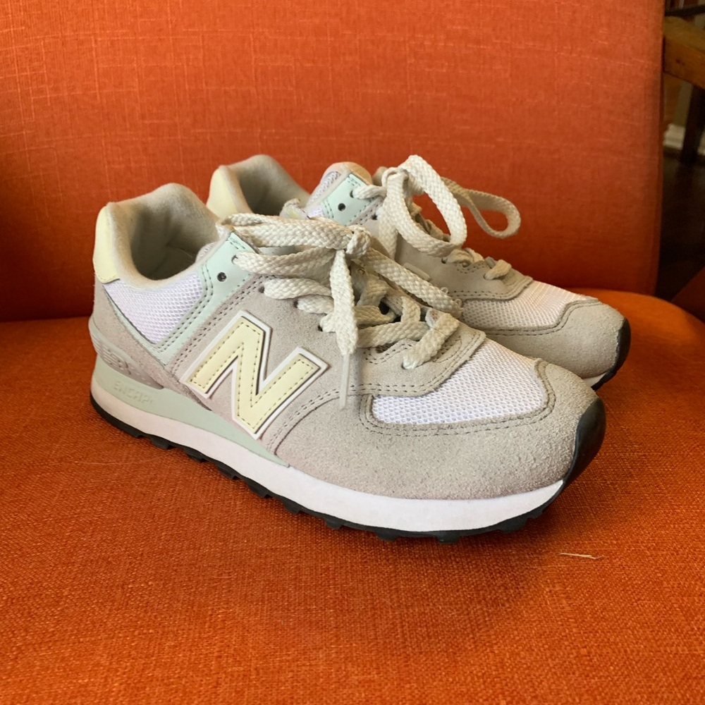 New Balance 574 shoes, size 5.5